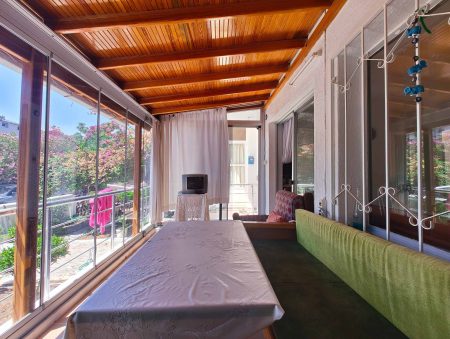 Eski Foça'da Müstakil Girişli, Bahçeli 2+2 Deniz Manzaralı Satılık Bitişik 2 Daire - Görsel 37