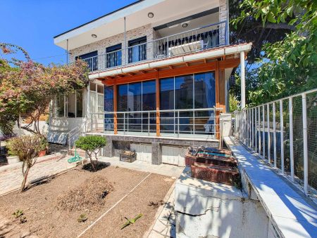 Eski Foça'da Müstakil Girişli, Bahçeli 2+2 Deniz Manzaralı Satılık Bitişik 2 Daire - Görsel 11