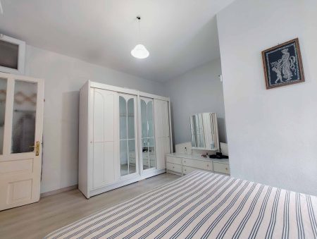 Eski Foça'da Müstakil Girişli, Bahçeli 2+2 Deniz Manzaralı Satılık Bitişik 2 Daire - Görsel 47