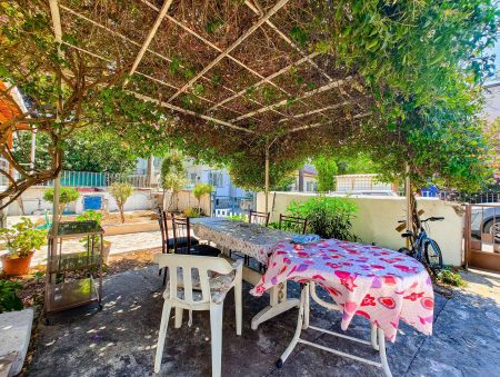 Eski Foça'da Müstakil Girişli, Bahçeli 2+2 Deniz Manzaralı Satılık Bitişik 2 Daire - Görsel 14