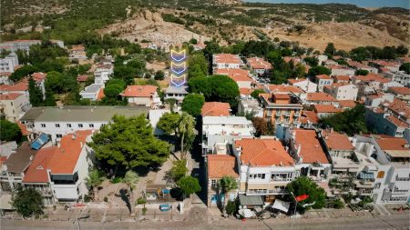 Eski Foça'da Müstakil Girişli, Bahçeli 2+2 Deniz Manzaralı Satılık Bitişik 2 Daire - Görsel 5