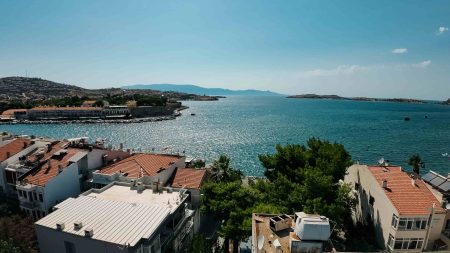 Eski Foça'da Müstakil Girişli, Bahçeli 2+2 Deniz Manzaralı Satılık Bitişik 2 Daire - Görsel 7