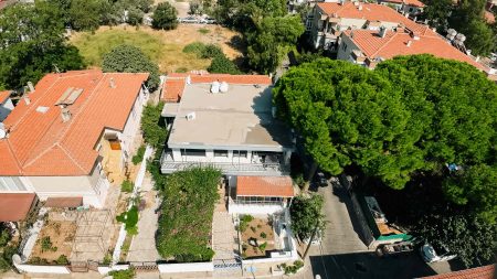 Eski Foça'da Müstakil Girişli, Bahçeli 2+2 Deniz Manzaralı Satılık Bitişik 2 Daire - Görsel 4