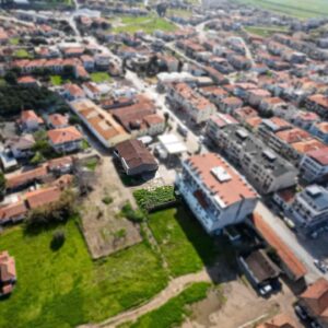 Foça Bağarası Merkezde 900 m2 - Kiralık İş Yeri - Depo
