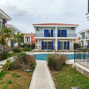 Foça Bağarası Satılık 3+1 Havuzlu Müstakil Villa