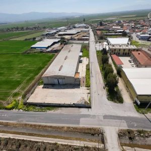 Menemek Kesikte Ana Yola Sıfır Kiralık Depo / Antrepo