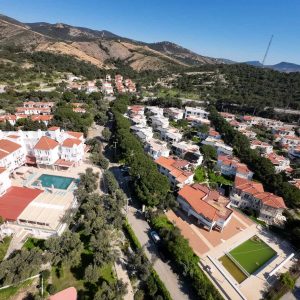 Eski Foça Hanedan Koyunda Sezonluk Kiralık Daireler