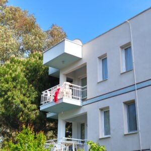 Eski Foça’da Denize Yakın Sezonluk Kiralık 2+1 Bahçeli Yazlık Daire